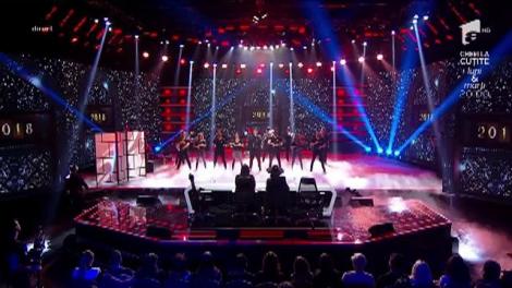 Horia Brenciu cântă, la X Factor, melodia "Sunt cine vreau să fiu"
