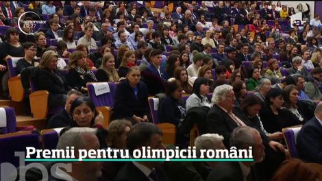 Premii pentru olimpicii medaliaţi cu aur şi argint la concursurile internaţionale