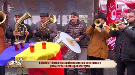 Membrii grupului "Zece prăjini" au venit de la Iași să-i colinde pe bucureșteni
