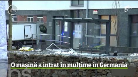 O mașină a intrat în mulțime în Germania