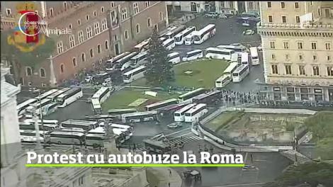 Protest inedit cu sute de autobuze la Roma, iar traficul în centrul capitalei italiene a fost complet dat peste cap