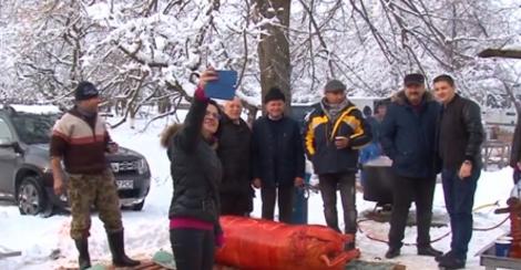 Cine nu şi-a cumpărat p&acirc;nă acum brad, mai poate găsi exemplare frumoase doar la preţuri piperate