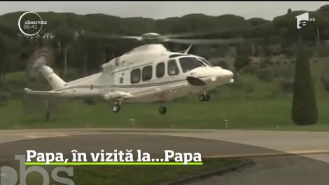 Papa Francisc şi-a vizitat predecesorul cu ocazia Sărbătorilor