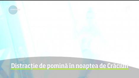 Printre ospeţe şi cadouri, tinerii îşi fac timp şi pentru distracţie