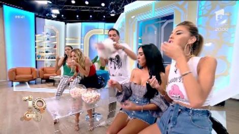 Provocarea „Iepuraș drăgălaș” te va face să râzi cu lacrimi. Fetele trebuie să vorbească cu gura plină de dulciuri