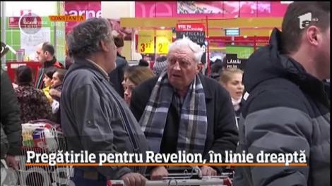 Forfotă în supermarketuri. Toată lumea vrea să fie pregătită pentru masa de Revelion