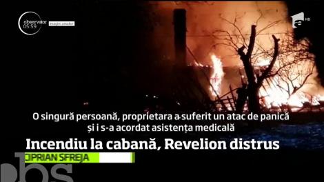 Cabana din judeţul Braşov în care stăteau nouă oameni a fost distrusă de un incendiu puternic