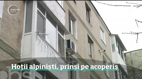În Râmnicu Vâlcea, doi indivizi au coborât de pe bloc cu o frânghie şi au încercat intre pe fereastră, ca nişte alpinişti profesionişti