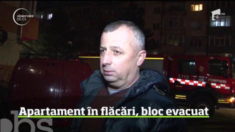 Momente de panică într-un bloc din Suceava după ce un incendiu a izbucnit într-un apartament aflat la parterul clădirii