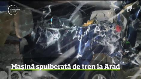 Grav accident feroviar în judeţul Arad. Un autoturism a fost lovit de un tren
