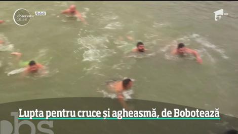 Scene de haos în ziua de Bobotează: sute de mii de credincioşi din toată ţara s-au îmbulzit să ia agheasmă!