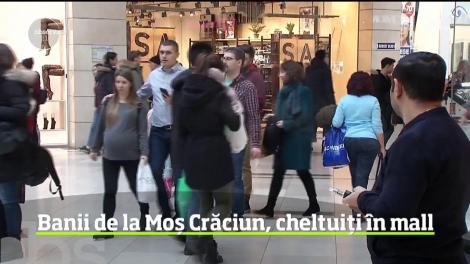 Moş Crăciun vine, mai nou, şi de Bobotează! Mai ales dacă ajutoarele sale n-au fost prea inspirate în Ajun şi au oferit carduri-cadou