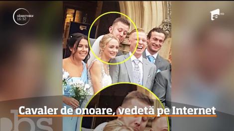 Ups! Un cavaler de onoare a devenit celebru pe internet. Ce făcea în spatele miresei, chiar la ieșirea din biserică – VIDEO