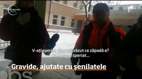 Ninsorile şi viscolul creează probleme în Moldova. Zeci de drumuri au fost blocate de nămeţi