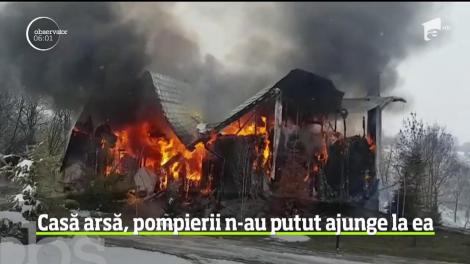 Incendiu în Brașov! O casă a fost mistuită de flăcări - VIDEO