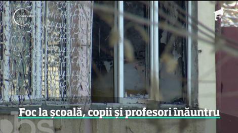 Panică într-o şcoală din Bucureşti. Cancelaria a fost cuprinsă de flăcări