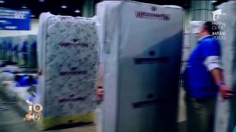 Smiley News. Cel mai lung joc domino uman din istorie