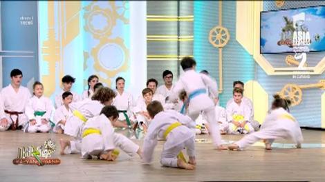 Demonstrații de tehnici de autoapărare