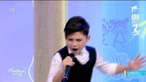 Prietenii de la 11. Mario Eduard, elevul de 10 ani a lui Cezar Ouatu ne topește cu vocea lui angelică
