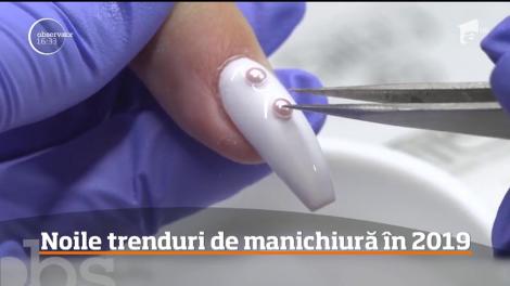 Noile trenduri în manichiură pentru anul 2019 sunt spectaculoase: Unghii cu perle, multiculore sau pop