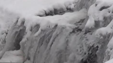 ANM: Iarna răbufneşte, noi fenomene meteo extreme vor lovi trei sferturi ţară în orele următoare