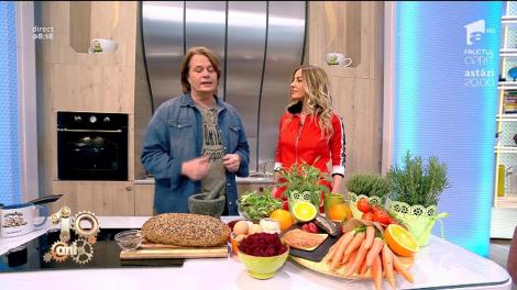 Reţeta zilei! Vlăduț prepară un sandviș în formă de pește - Bucuria pescarului