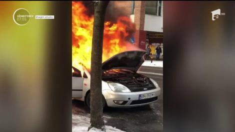 Imagini teribile pe o şosea din Bistriţa. O maşină s-a transformat într-o torţă pe patru roţi, iar trei oameni au fost la un pas să-şi piardă viaţa