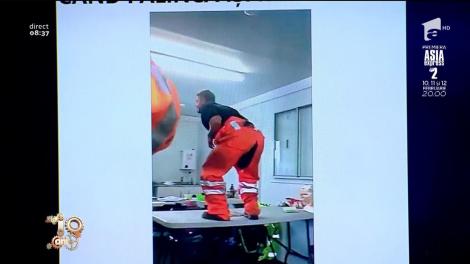 Smiley News. Când palica își face efectul... și tu te crezi în Jurassic Park