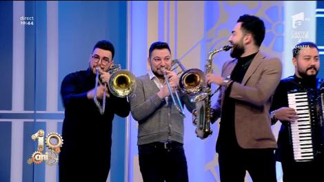 Mahala Rai Banda cântă, la Neatza, melodia "Toba și basul"