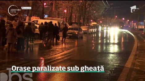 Ploaia de gheață, dezastru &icirc;n toată țara. &Icirc;n Capitală, un bărbat a rămas fără un picior!