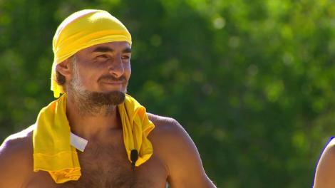 Neli Condeescu este nevoită să ia un concurent din echipa adversă. Silviu Geandră ajunge la crocodili