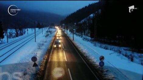 Aglomeraţia din staţiunile montane s-a mutat pe Drumul Naţional 1.  S-a circulat bară la bară