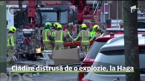 Zece oameni au fost răniţi într-o puternică explozie care a distrus parţial un bloc de locuinţe din oraşul olandez Haga