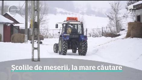 Bătaie pe locurile din şcolile cu tradiţie, în care învaţă o meserie