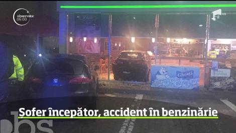 Cu doar două luni de experienţă la volan, un tânăr de 19 ani din Craiova a. "reuşit" performanţa negativă de a produce un accident cu risc de explozie într-o benzinărie din oraş