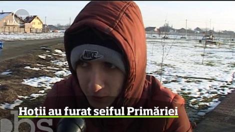 Lovitură desprinsă parcă de pe platourile de filmare dată de hoţi în Arad