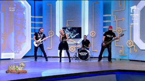 Scarlet Aura - "Fallin' to pieces"