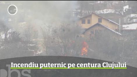 Incendiu de proporţii la o casă din Cluj