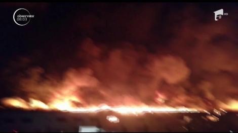 Flăcări uriaşe la o fabrică de condimente şi aditivi alimentari din Alba Iulia