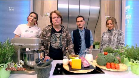 Reţeta zilei: Muşchiuleţ magic. Mușchiuleț de porc cu cartofi copți, broccoli și sos de brânzeturi