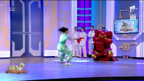 Clubul Shanghai Wushu, demonstraţie de dans chinezesc