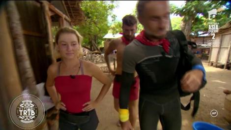 Silviu Geandră este primit cu reținere de către colegii de echipă. ”Mă scuzați că v-am adus eu steagul...”