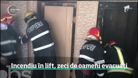 Misiune de salvare contracronometru într-un bloc de 10 etaje din Bucureşti. Casa liftului a luat foc, iar pompierii au scos, la limită, bătrânii şi copiii din clădire