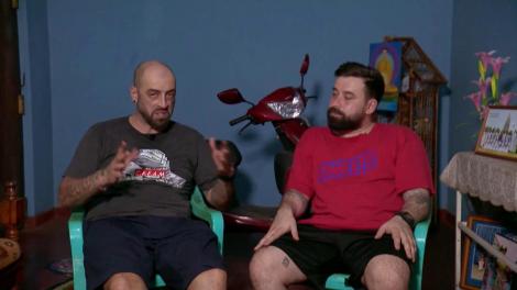 Concurenții au probleme încă de la începutul competiției: "Nu îmi vine să cred că am plecat la drum cu o pițipoancă!"