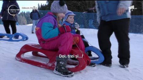 La munte, distracţia a ajuns la final pentru cei mai mulţi dintre turişti. S-au bucurat de soare şi de zăpadă, însă vacanţa s-a încheiat tot într-un blocaj infernal