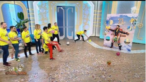 Neatza, la 11 ani! Răzvan și Dani au fost răstigniți pe un panou și transformați în ținte. „Acest concurs înseamnă dragostea față de șefii tăi”. Video