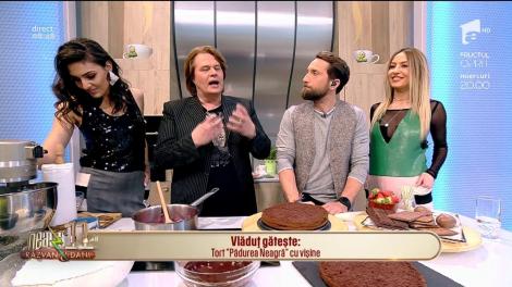 Desert aniversar. Tort Pădurea Neagră cu vișine