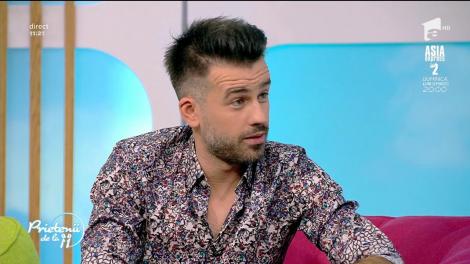 Știri inedite. Așa arată cel mai șmecher buletin din lume. Și-a făcut poză cu o scobitoare în gură!