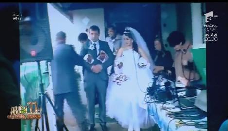 Smiley News. Nuntă cu surprize. Mirilor le-a căzut un muncitor din tavan! - Video