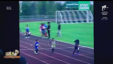 Smiley News. Copilul care aleargă o sută de metri în 13 secunde